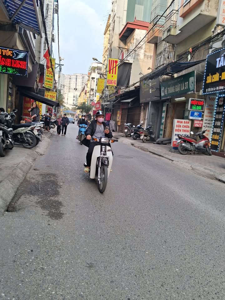 Nhà phố Xa La, Hà Đông 60m² giá 19.2 tỷ - Kinh doanh sầm uất!