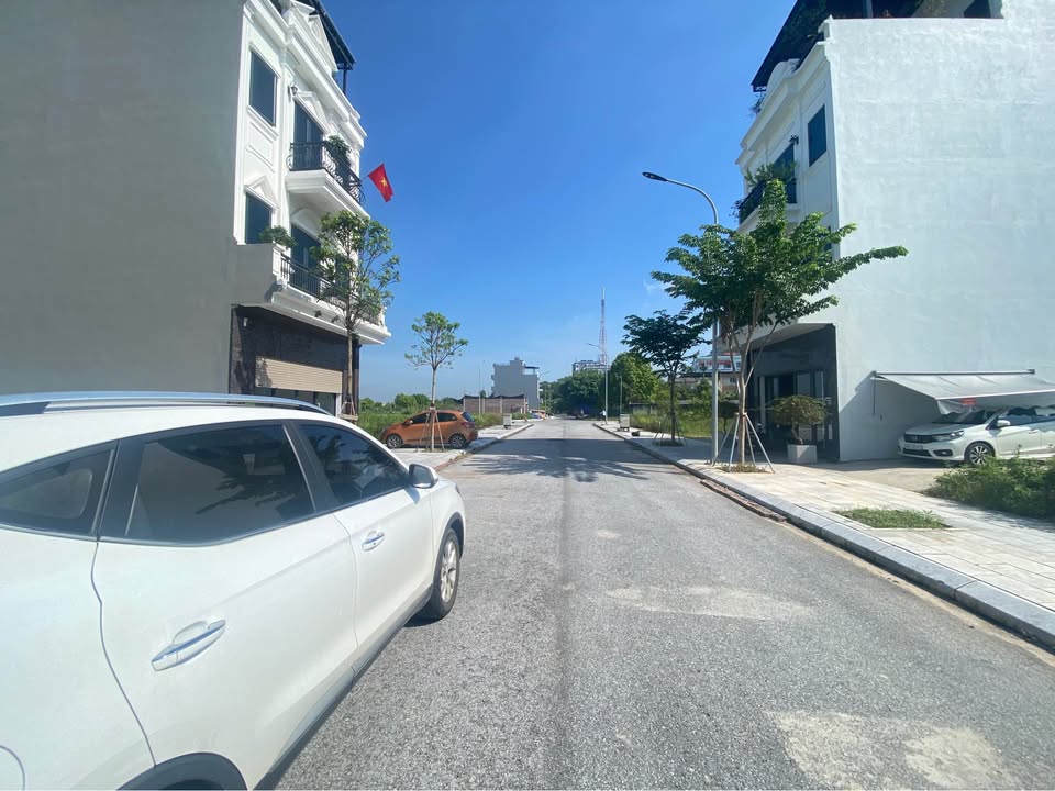 Nhà phố LK3 KDT sinh thái Bắc Đầm Vạc Vĩnh Yên 108m² giá 5.184 tỷ - Sổ hồng chính chủ