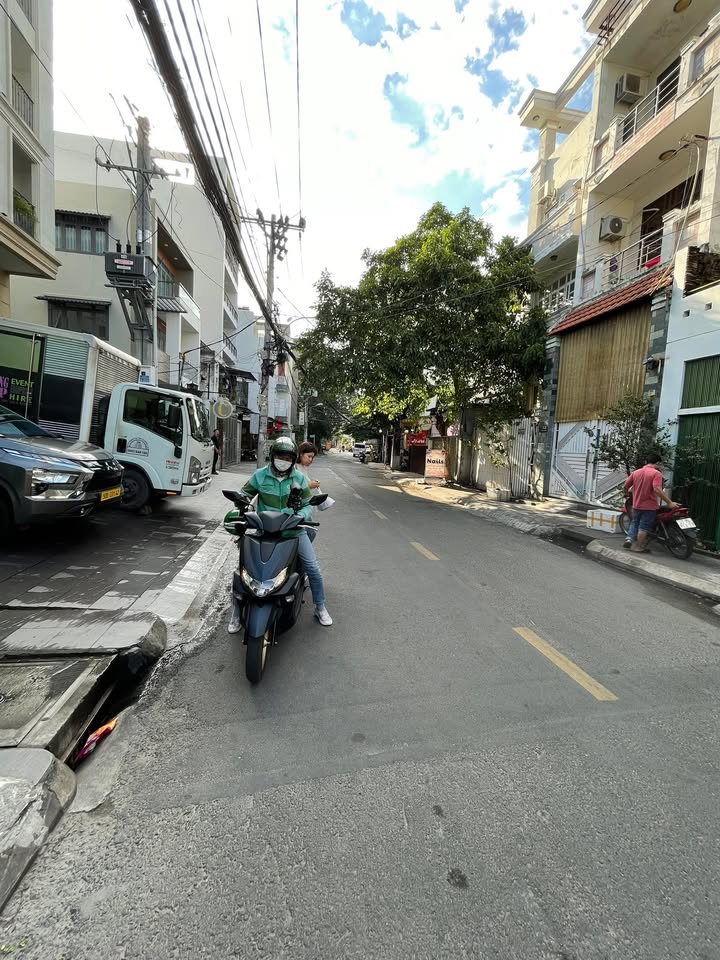 Nhà phố Tân Phú 21.3m² giá 3.7 tỷ - Cách mặt tiền chỉ 1 căn!