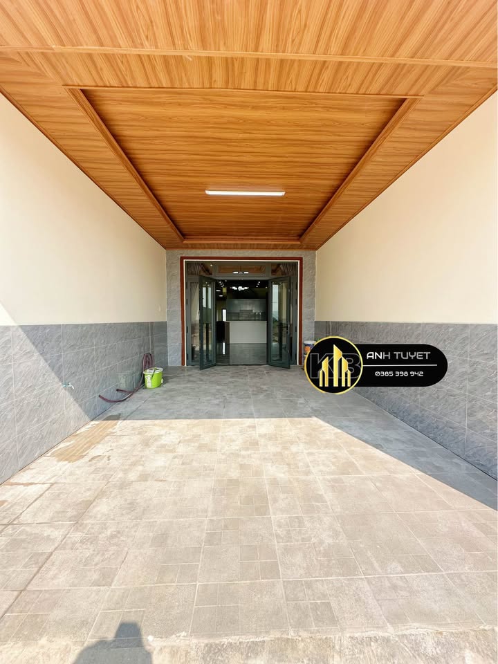 Nhà đẹp 2 tầng tại Đà Lạt 96m² giá 2.35 tỷ - Sân đậu ô tô thoáng đãng!