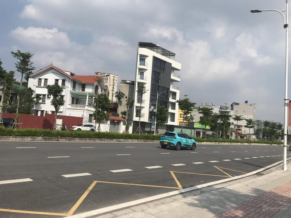 Bán nhà mặt phố Nguyễn Thế Rục, 44m², giá 16 tỷ - Cơ hội vàng cho kinh doanh!