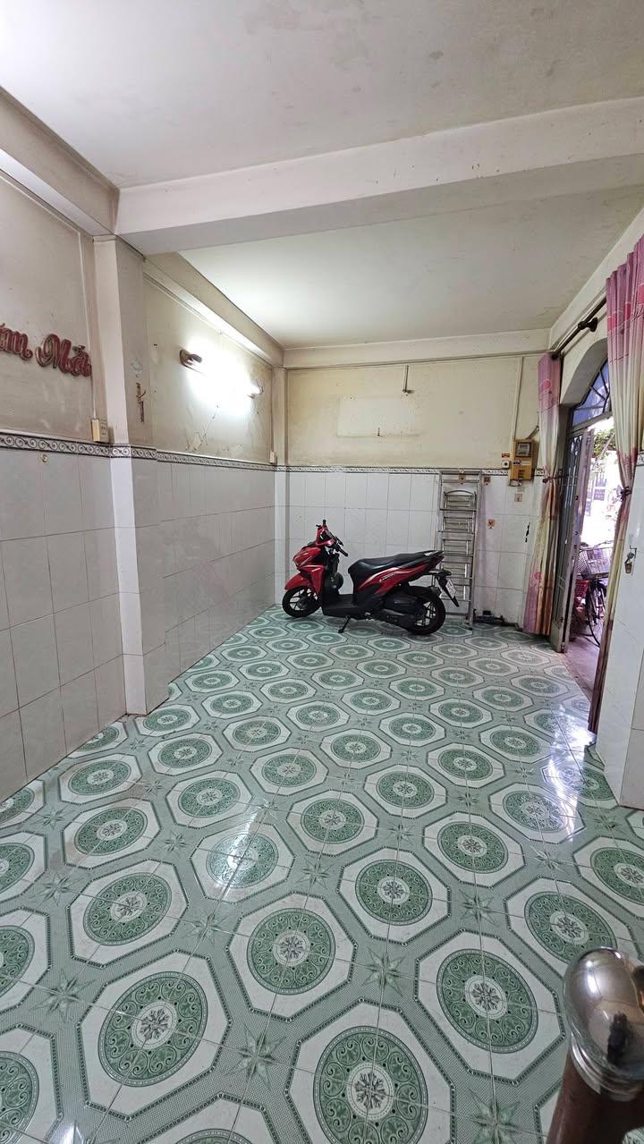 Nhà hẻm Hưng Phú, Quận 8, 27.5m² giá 3.78 tỷ - Dân trí cao, không ngập nước!