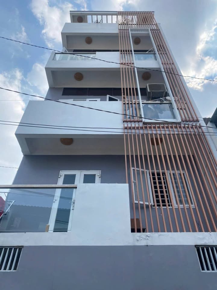 Mặt tiền FrontHouse Lạc Long Quân 60m² giá 8.2 tỷ - Dòng tiền ổn định 16 triệu/tháng!