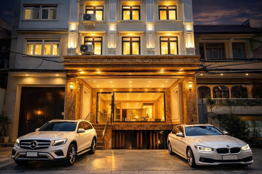 Nhà phố Cầu Giấy 100m² giá 55 tỷ - Siêu phẩm sang trọng hiếm có