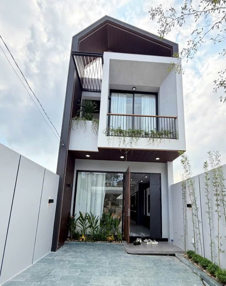 Nhà phố Thủy Xuân, Huế 100m² giá 3.08 tỷ - Full nội thất sang trọng!