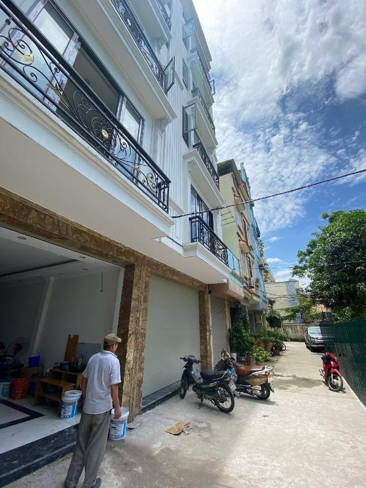 Nhà đẹp Lạc Long Quân, Tây Hồ 46m² giá 9 tỷ - Giao dịch ngay!