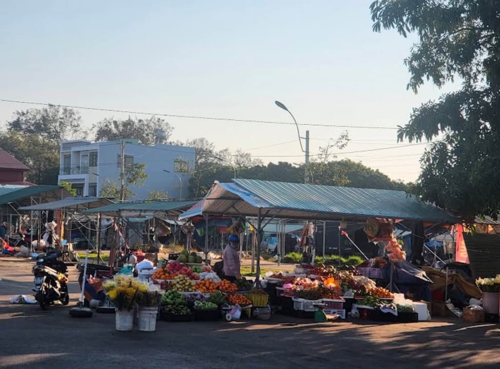 Đất thổ cư tại Phường Lê Lợi, Thành phố Kon Tum 100m² - Giá hợp lý, tiện ích đầy đủ!