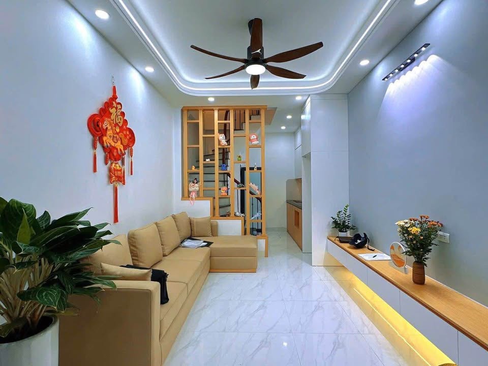 Nhà 5 Tầng Thái Thịnh, Đống Đa 3m² giá 8 tỷ - Thiết kế sang trọng, sẵn sàng ở ngay!