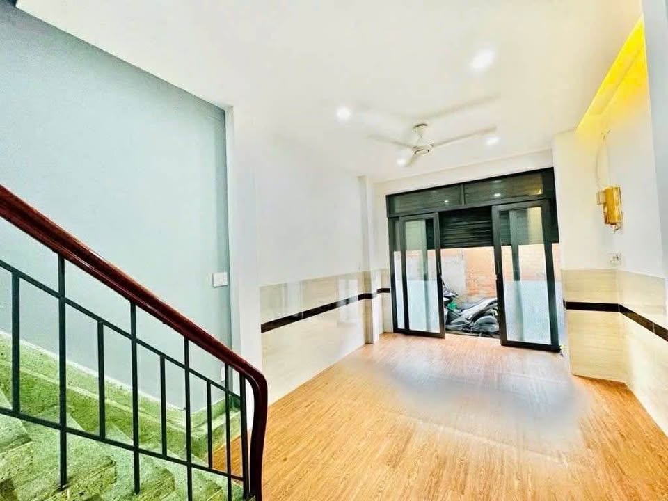 Nhà 3 tầng P.2, Quận Bình Thạnh, 28m² chỉ 4 tỷ - Đầu tư sinh lời ngay!