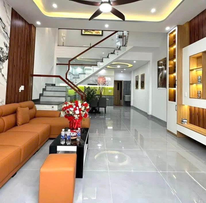 Nhà phố Cầu Diễn 40m² giá 8 tỷ - Kinh doanh đắc địa, ô tô tránh