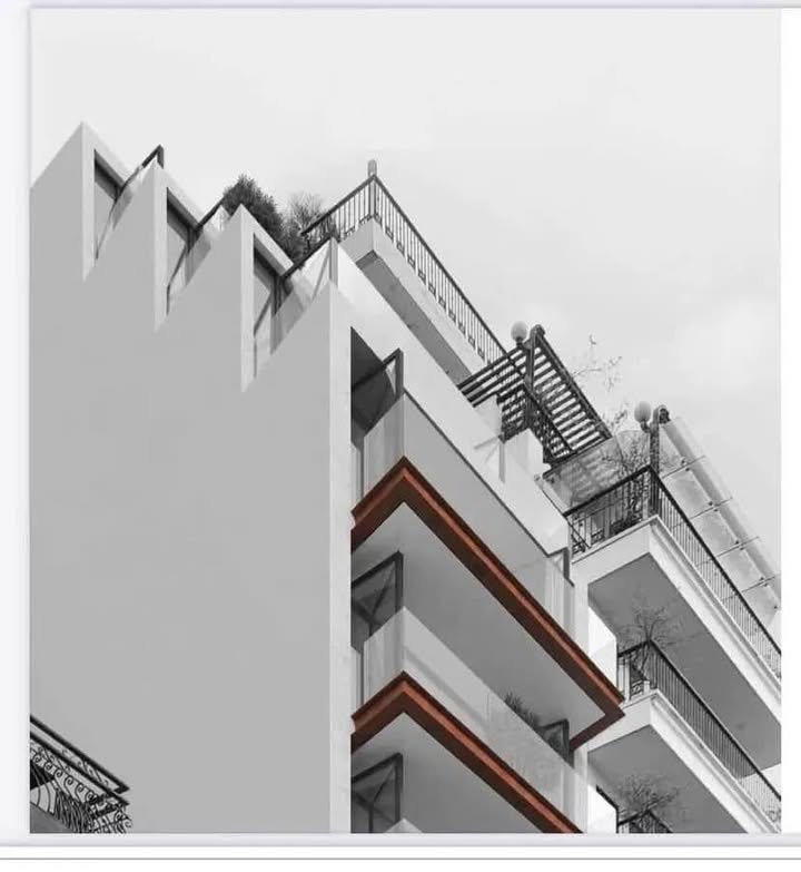 Khách sạn hạng sang mặt phố Xuân Diệu, 310m² giá 380 tỷ - Đầu tư sinh lời cực tốt!