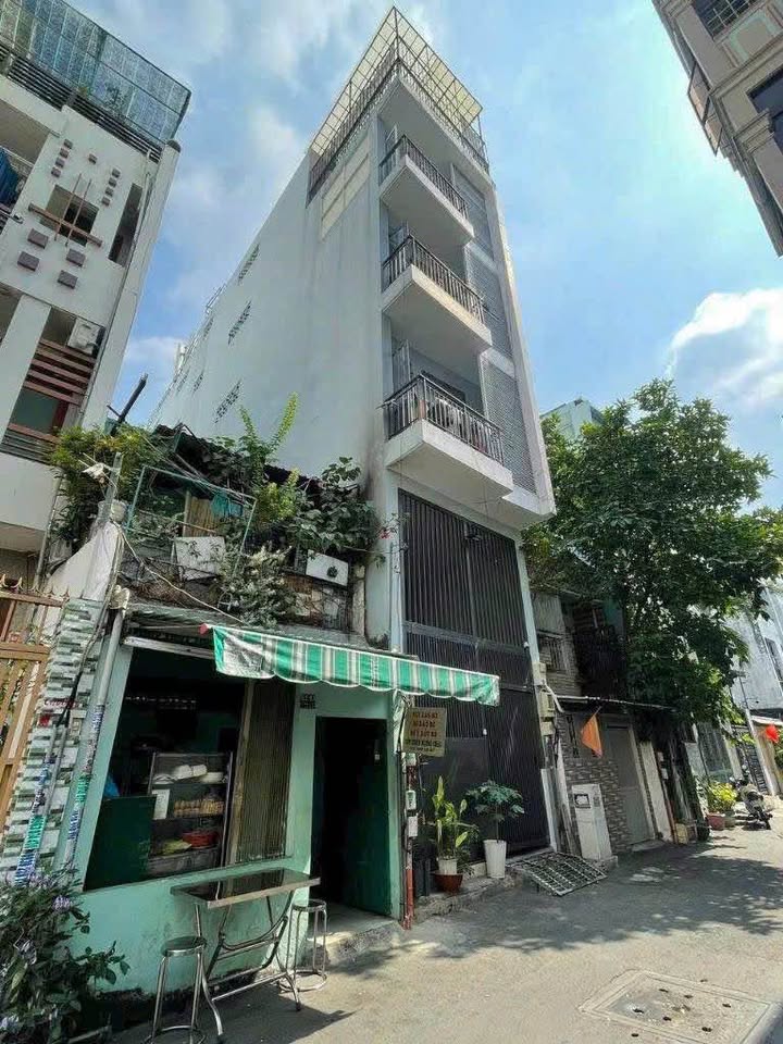 Căn Hộ Dịch Vụ Hẻm xe tải Đường Lý Chính Thắng, Quận 3, 116m² - Doanh thu 140 triệu/tháng!