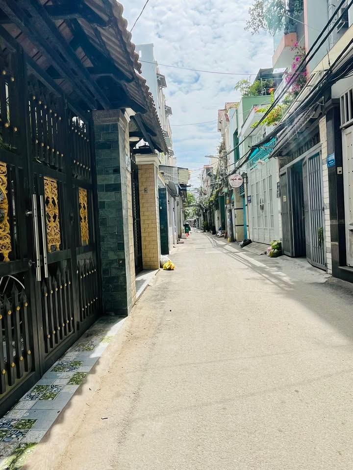 Nhà 4 tầng đường Huỳnh Tấn Phát, Quận 7, 52m² giá 7.7 tỷ - Gần Phú Mỹ Hưng!