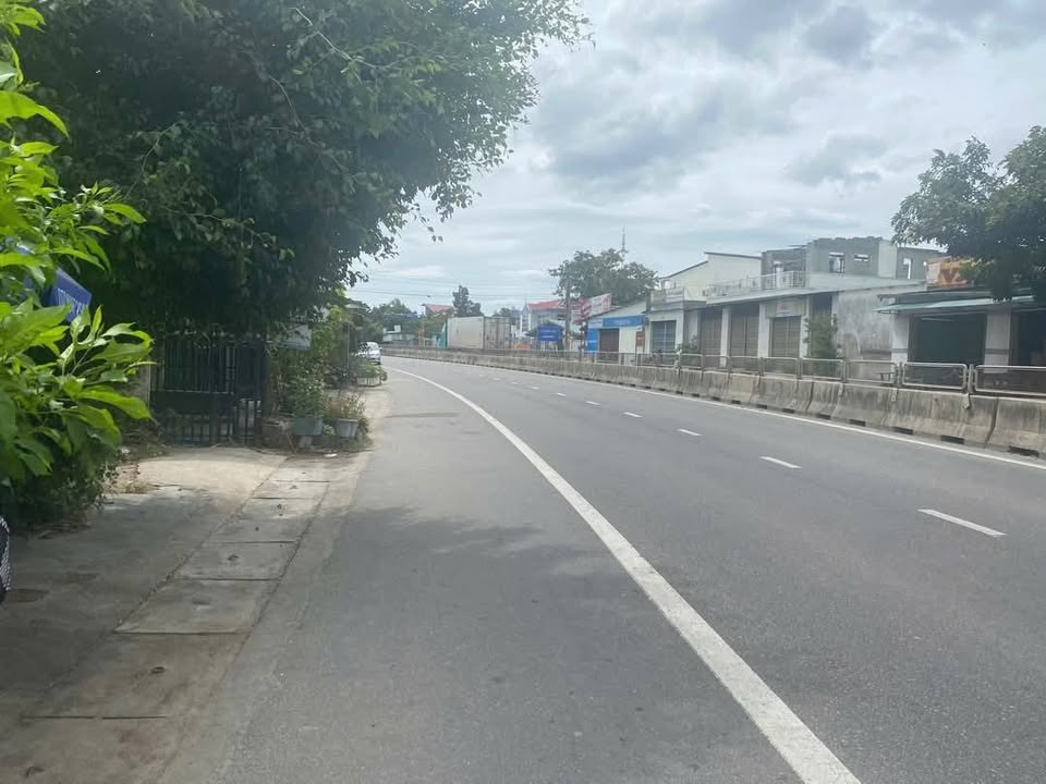 Đất mặt tiền QL1A 962m² giá 850 triệu - Cơ hội đầu tư hiếm có!