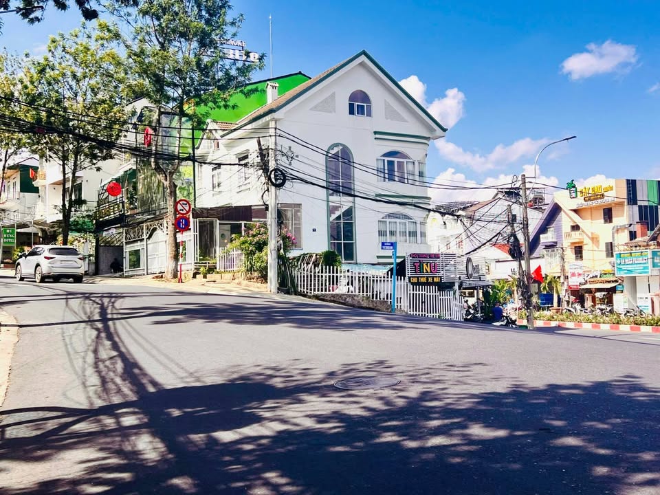 Nhà mặt tiền Nguyễn Trãi, P.Xuân Hương, Đà Lạt 165m² giá 34.5 tỷ - Đầu tư sinh lời ngay!