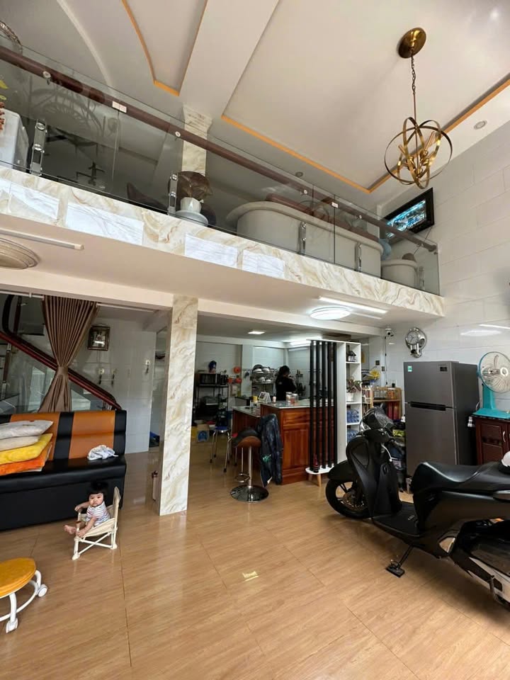 Nhà phố Hai Bà Trưng, Đà Lạt 42m² giá 6,5 tỷ - Hiếm có với mặt tiền rộng!