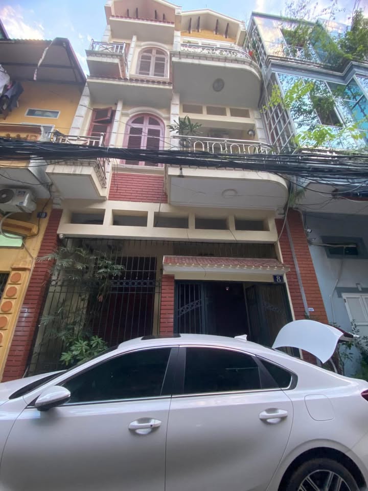 Nhà 3 tầng ngõ Nguyễn Văn Cừ, Bắc Giang giá 5 triệu - Thuận tiện ô tô đỗ cửa!