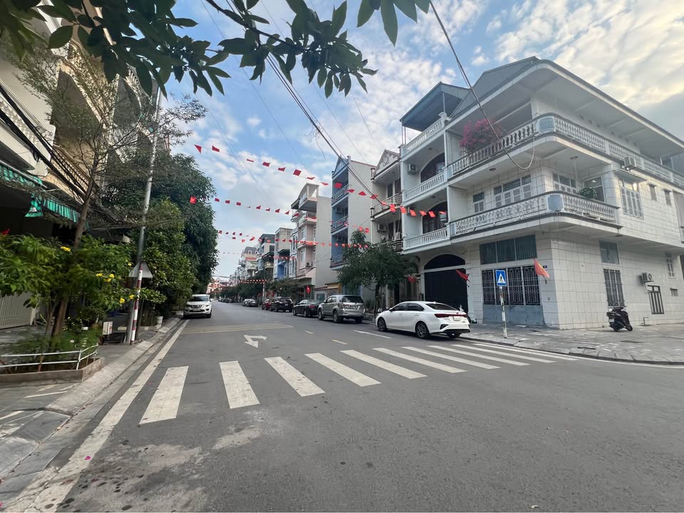 Bán Nhà 2 Tầng Đường Bao Biển, Hạ Long 69m² - Vị Trí Đẹp Nhìn Ra Biển