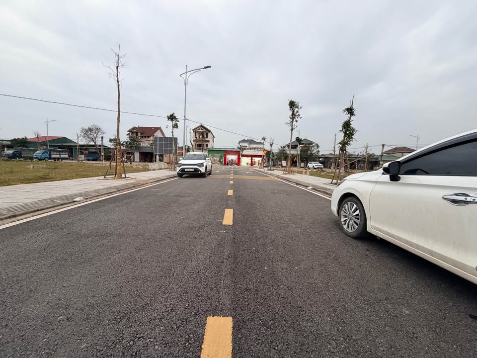 Đất nền kinh doanh mặt đường Nguyễn Xí, 160m² - Cơ hội đầu tư lý tưởng!