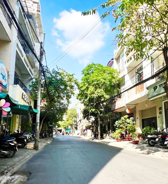 Nhà 4 tầng mặt tiền Bàu Cát 1, Tân Bình 74m² giá 18.7 tỷ - Thiết kế sang trọng, ở ngay!