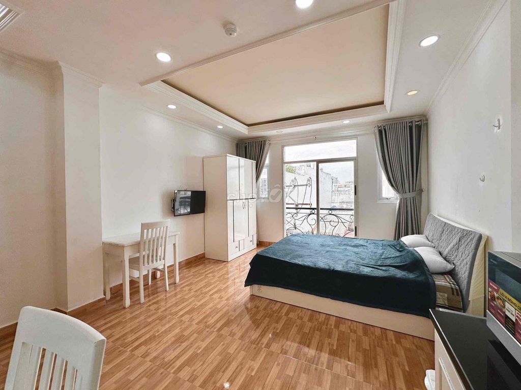 Cho thuê phòng ban công, thang máy tận phòng, đầy đủ nội thất tại Quận 10 - 6.5 triệu/tháng