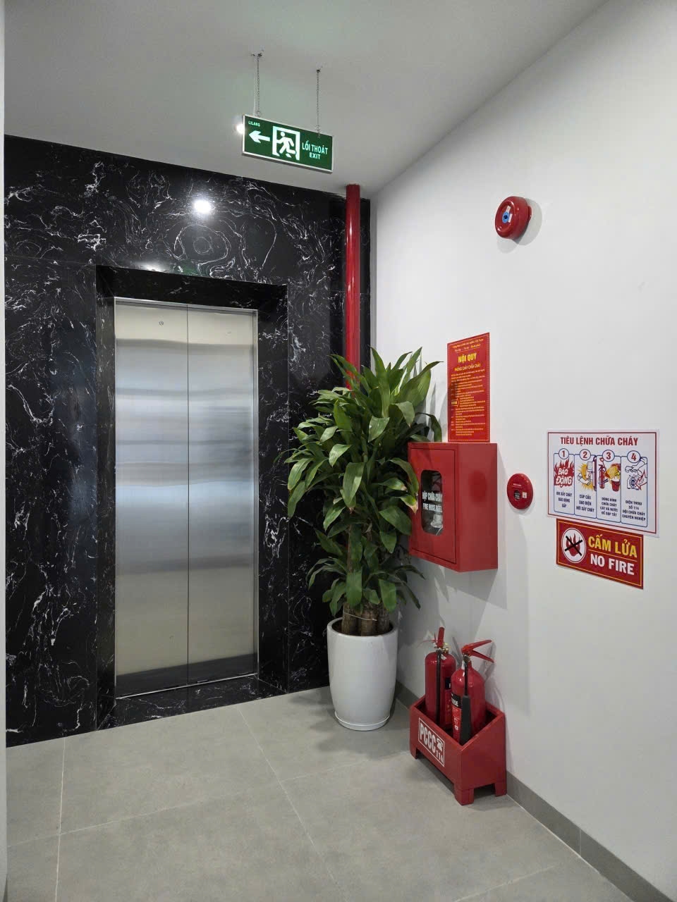 Toà nhà văn phòng Nguyễn Khang, Cầu Giấy 72m² giá 32.5 tỷ - Đầu tư sinh lời ngay!