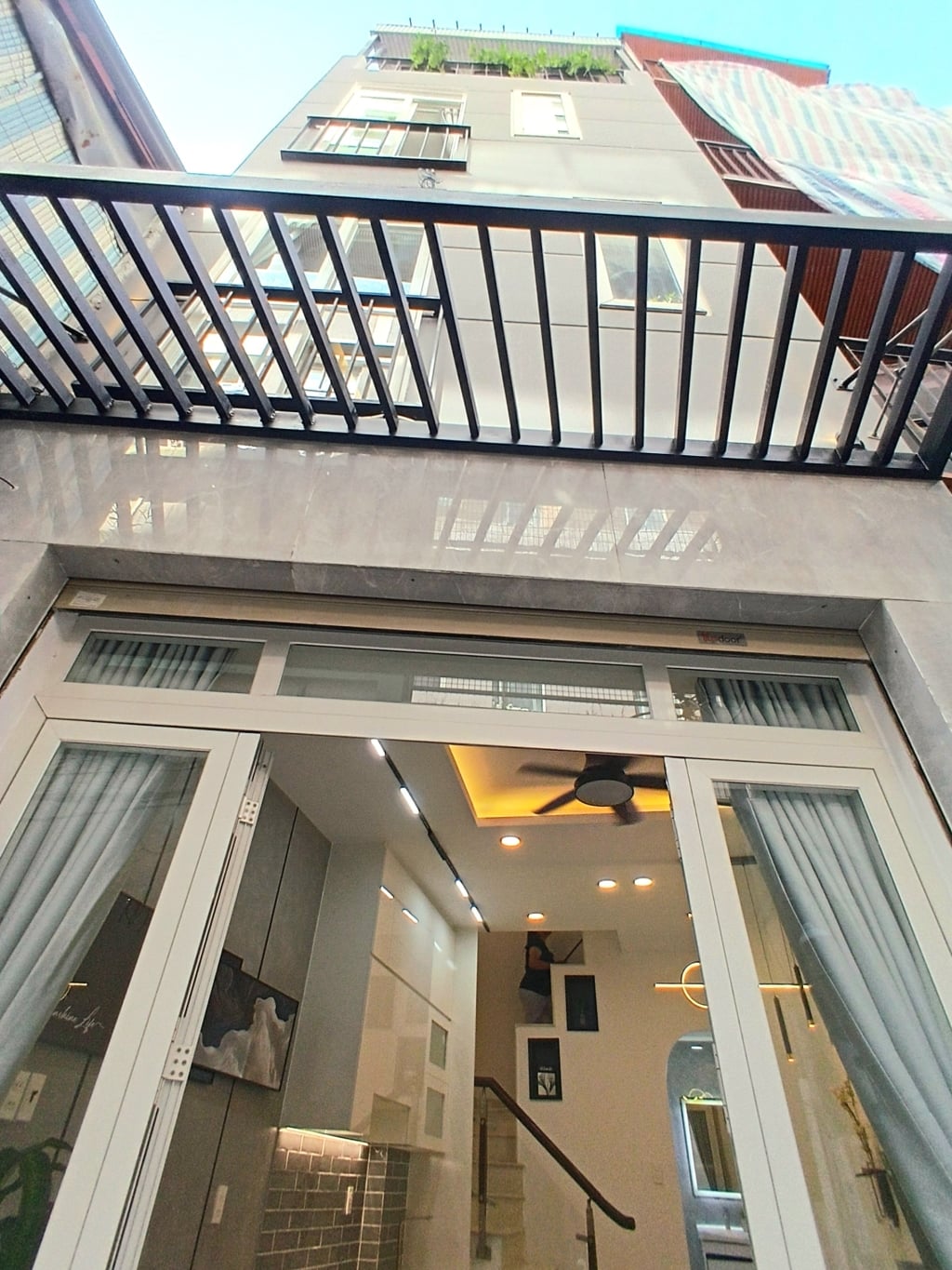 Nhà 5 tầng mặt tiền Nguyễn Văn Trỗi, Phú Nhuận 23m² giá 5,85 tỷ - Sổ hồng riêng