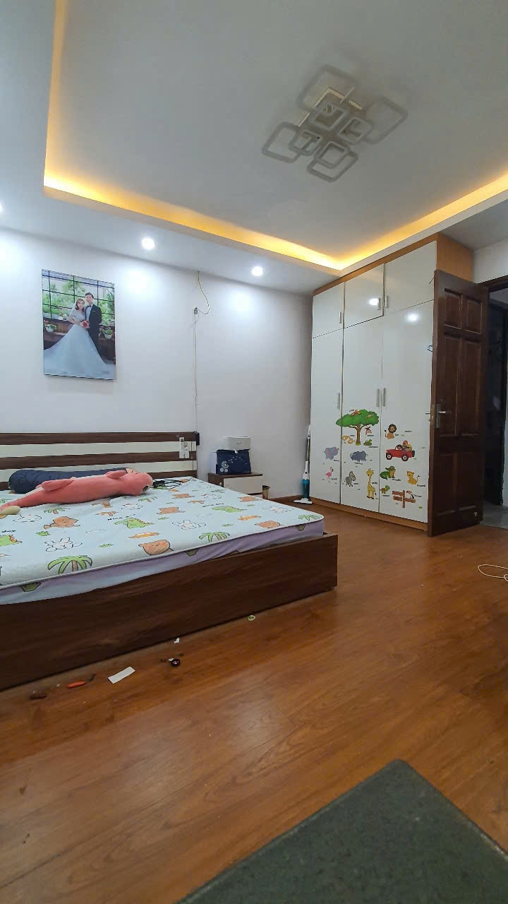 Căn hộ tập thể Nghĩa Tân 45m² giá 2.95 tỷ - Sẵn sàng vào ở!