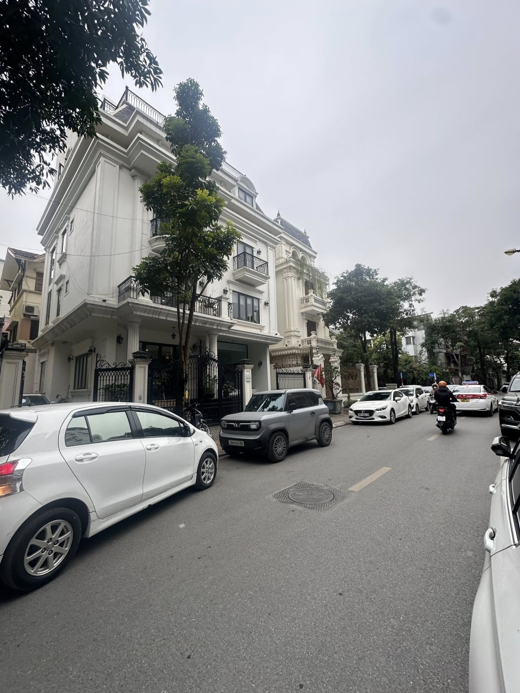 Nhà Mặt Phố Thọ Tháp, Cầu Giấy 190m² giá 86 tỷ - Địa điểm vàng đầu tư!