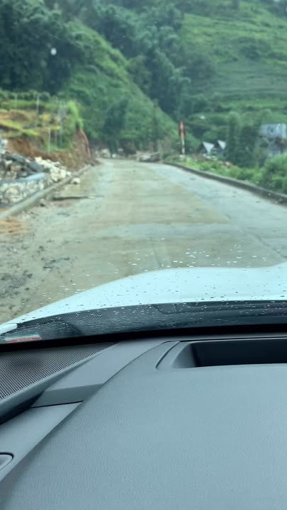 Đất nền Bản Cát Cát - Sa Pa 7000m² giá đầu tư - Sổ hồng chính chủ!