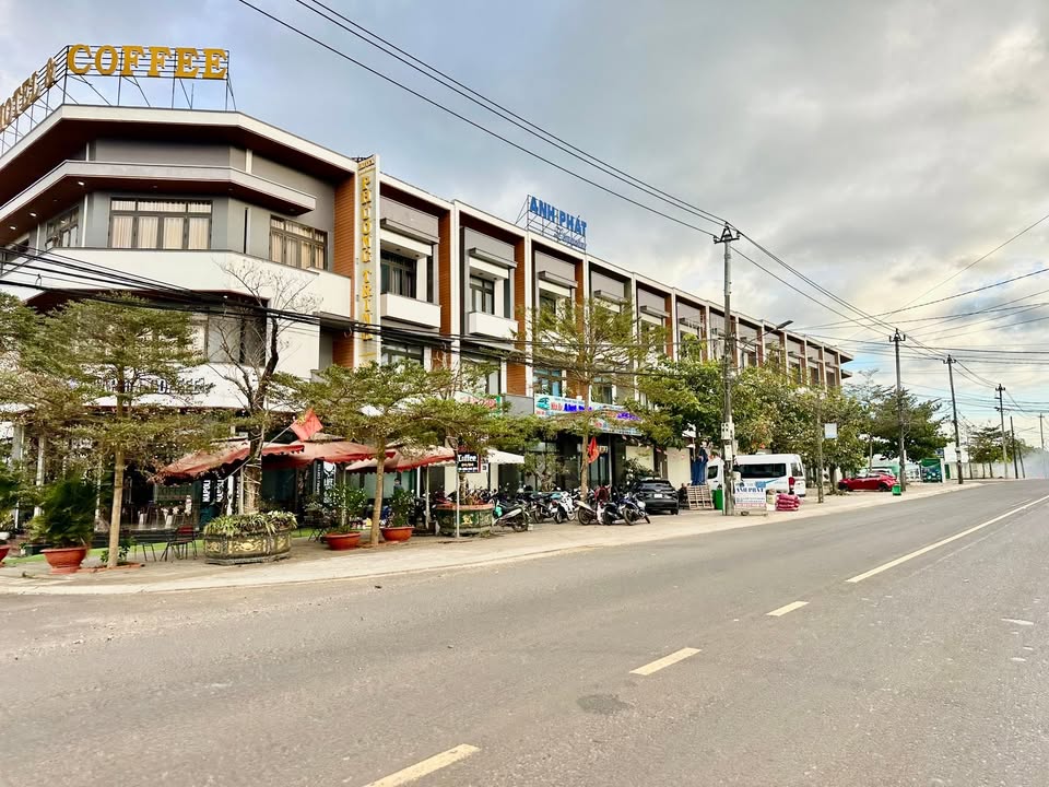 Bán gấp FrontHouse mặt tiền Lý Nam Đế, 820m² giá 11 tỷ - Đầu tư sinh lời ngay!