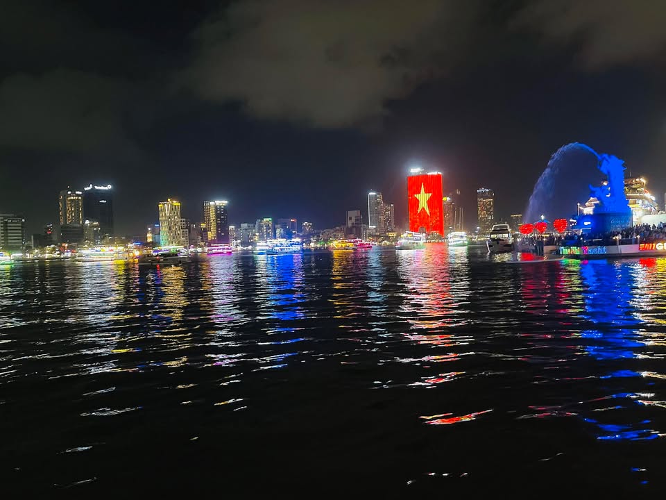 Nhà 3 tầng Đỗ Huy Uyển, Sơn Trà 100m² giá 12 tỷ - Sát cầu Sông Hàn!