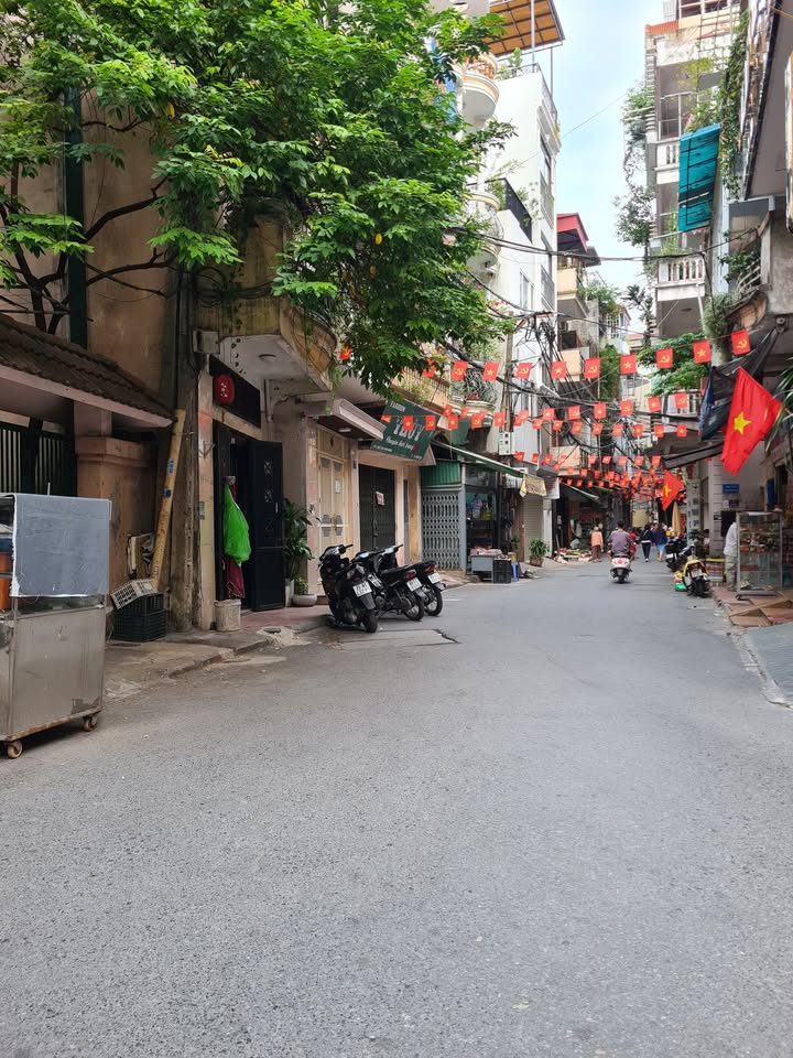 Nhà phố Trương Định 32m² giá 10.5 tỷ - Mặt ngõ ô tô tránh, kinh doanh đa dạng!