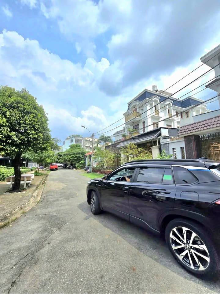 Nhà C4 Phường Linh Trung 80m² giá 8.8 tỷ - Đối diện công viên tuyệt đẹp!