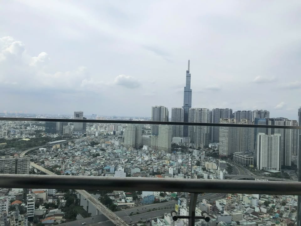 Căn hộ Vinhome Ba Son Quận 1 70m² giá 12.8 tỷ - View trọn Landmark 81