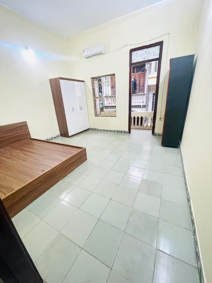 Phòng cho thuê ngõ 79 Cầu Giấy 20m² giá chỉ 2.7 triệu - Siêu thoáng, không chung chủ!