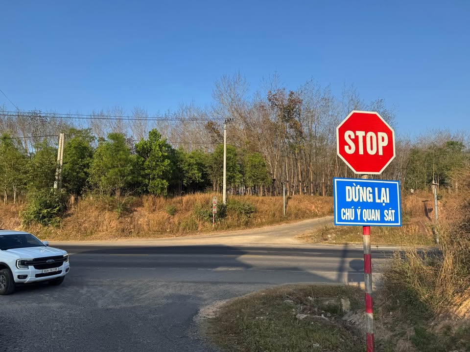 Đất thổ cư thôn 4 Đắk Cấm, Kon Tum 150m² - Bám mặt tiền đường tránh!