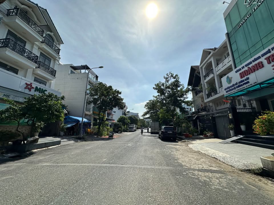 Bán gấp FrontHouse đường số 12, Thủ Đức 122m² - Đầu tư sinh lời lý tưởng!