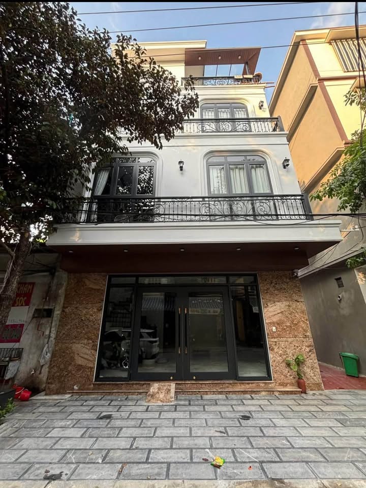 Bán nhà mặt đường Nguyễn Mộng Tuân 40m² giá 5 tỷ - Kinh doanh đỉnh cao!