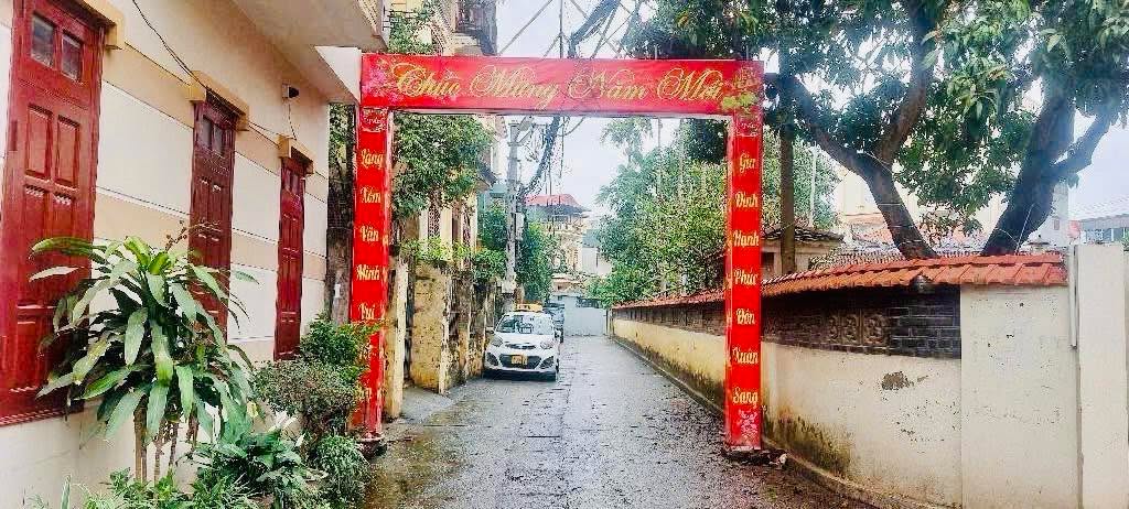 Nhà riêng Tứ Hiệp, 115m² giá 8.8 tỷ - Ô tô vào tận nhà, an cư lý tưởng!