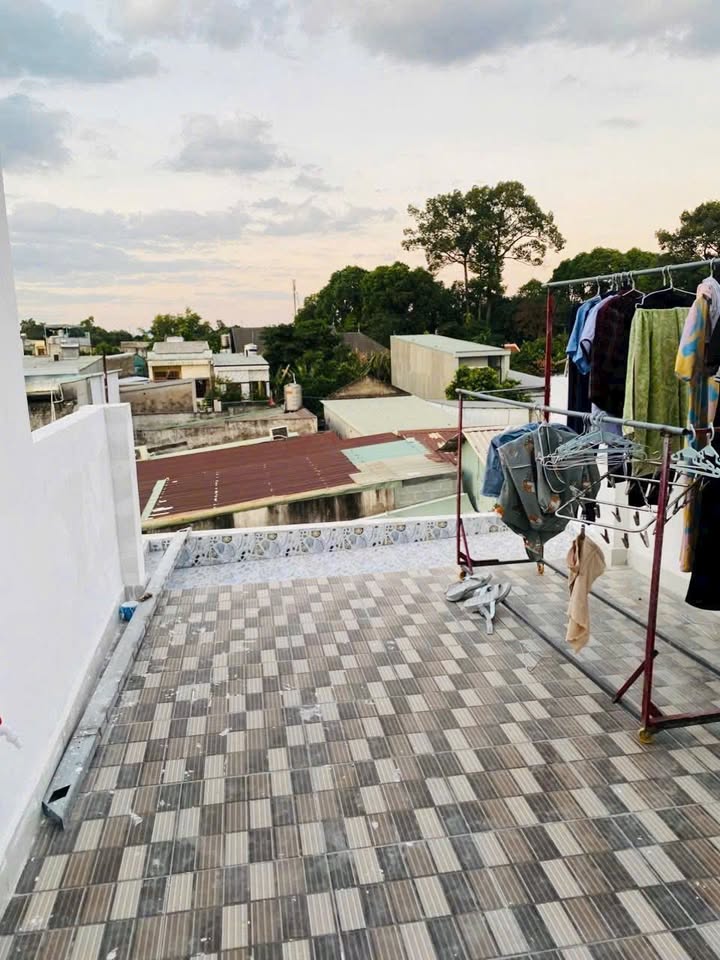 Nhà phố Dĩ An 55m² giá 2.25 tỷ - Sổ hồng riêng, thương lượng ngay!