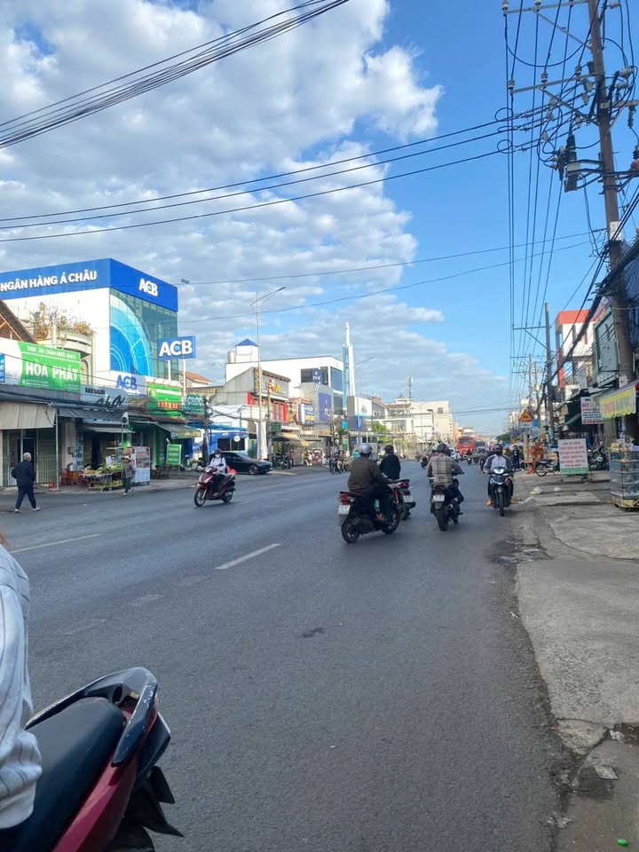 Bán nhà góc 2 mặt tiền Quốc lộ 20, Xã Gia Kiệm, 108m² - Kinh doanh sầm uất!