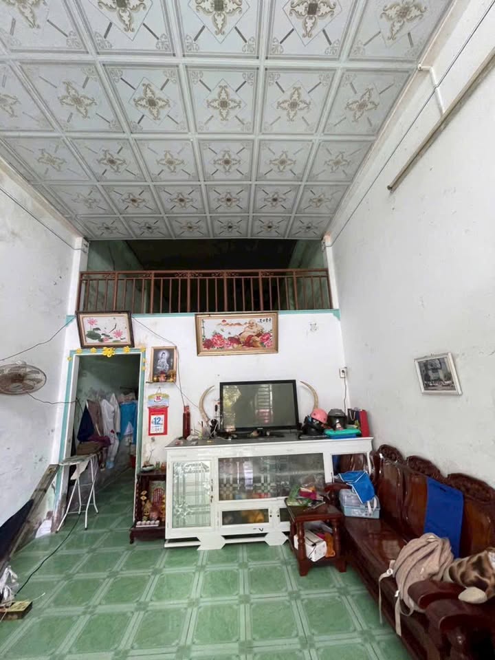 Nhà cấp 4 đường Kênh Chín Viên, Cà Mau 350m² giá 1.15 tỷ - Hướng Đông Nam, sổ hồng chính chủ!