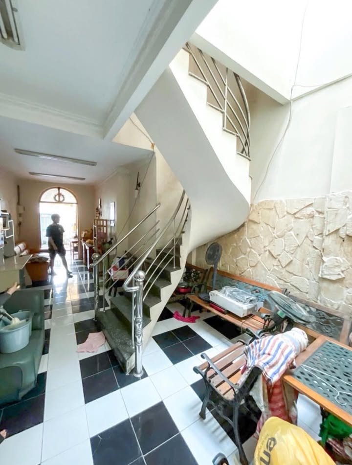 Nhà riêng hẻm ba gác DuongNgocHan Quận 4 58m² giá 4.5 tỷ - Nhà giá rẻ cách mặt tiền vài bước chân!