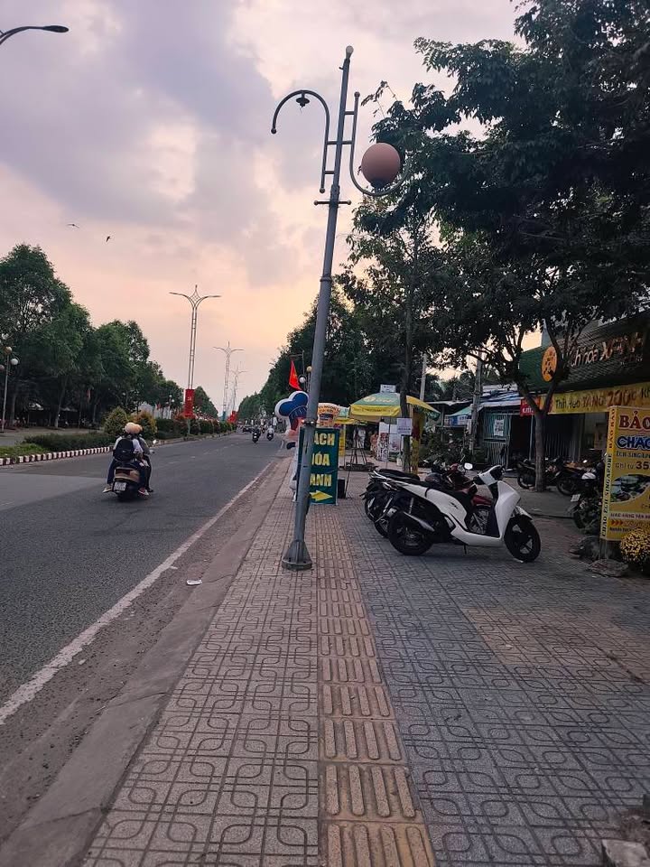 FrontHouse mặt tiền đường Nguyễn Văn Nguyễn, Vĩnh Long 141m² giá 3.948 tỷ - Đầu tư sinh lời tốt!