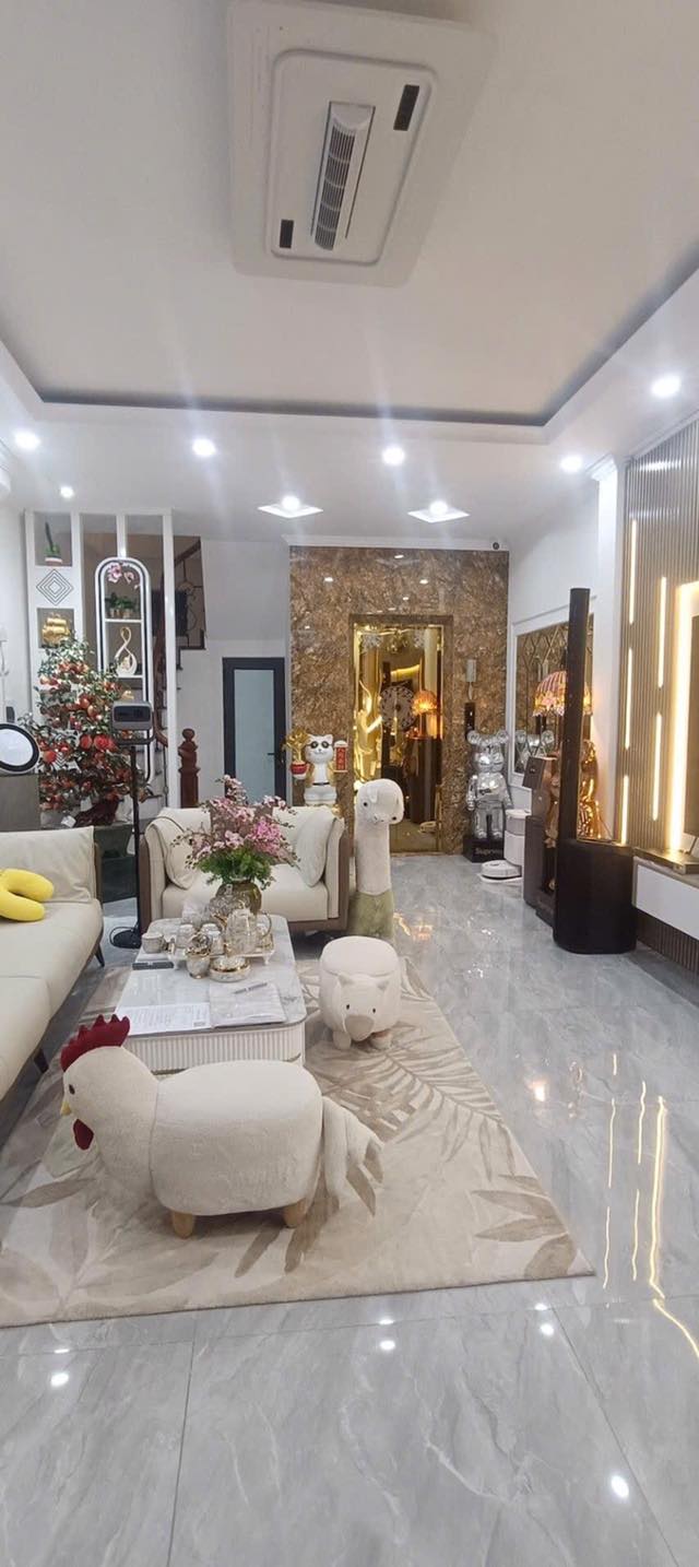 Nhà đẹp Tương Mai 42m² giá 15.9 tỷ - Nội thất tiền tỷ, thang máy