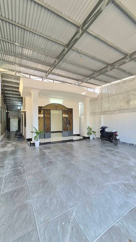 Nhà bán hẻm 30 Đường Trịnh Phong Đáng, Phường Long Hoa 203m² - Thiết kế chữ L hiện đại!