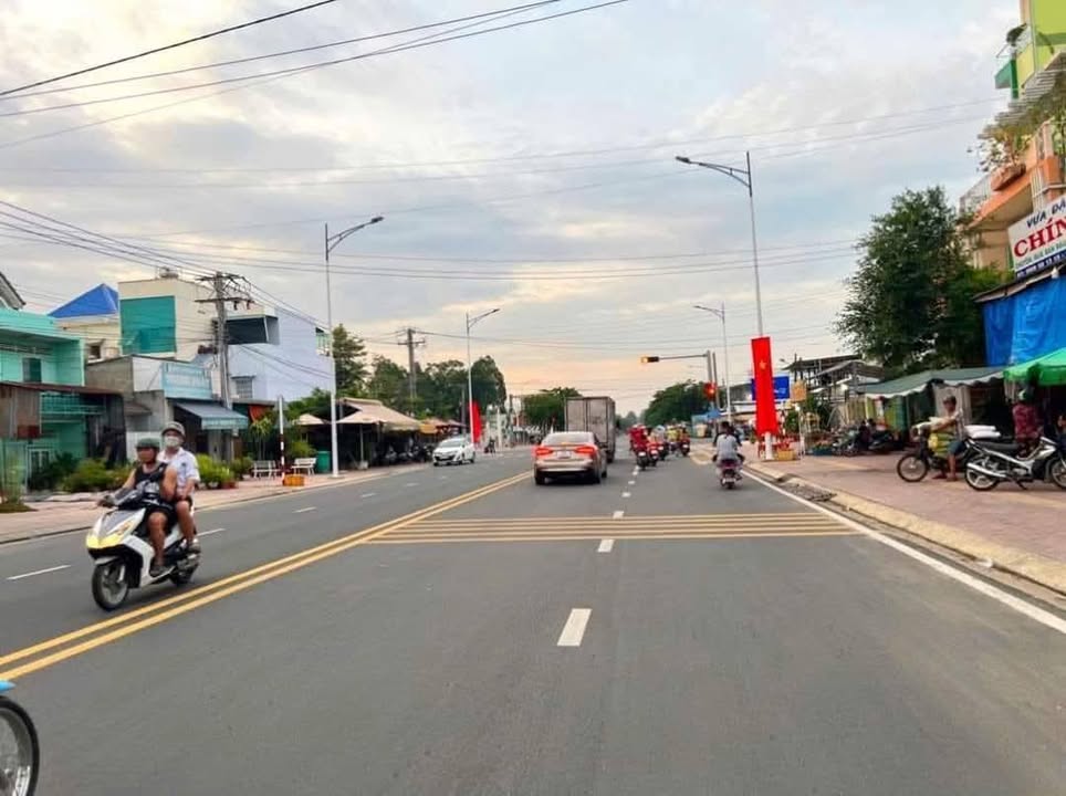 Đất nền Phường Long Hoa, Thị xã Hòa Thành 100m² giá 5.7 tỷ - Vị trí đắc địa gần chợ!
