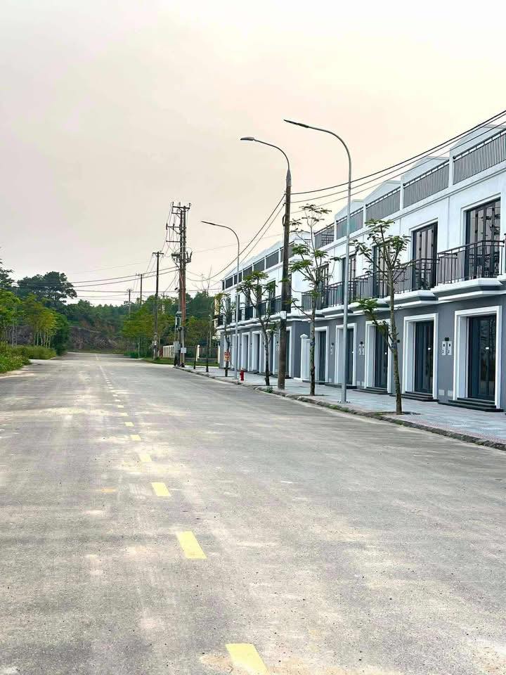 Đất nền mặt tiền đường Trần Quốc Hoàn, 272m² chỉ 2.3 tỷ - Đầu tư sinh lời ngay!