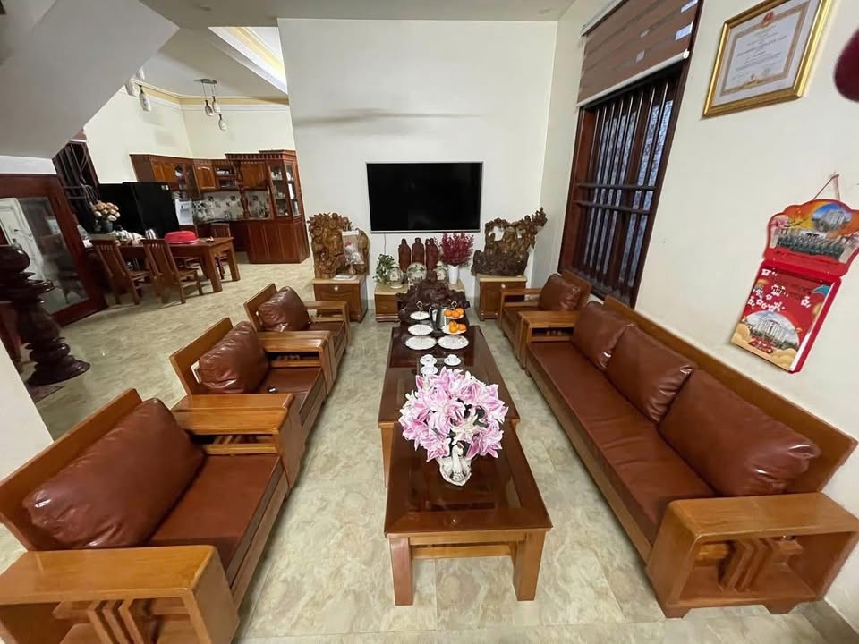 Biệt thự 2 tầng mặt tiền Đường Khóa Bảo 250m² giá 5 tỷ - Tặng nội thất cao cấp!